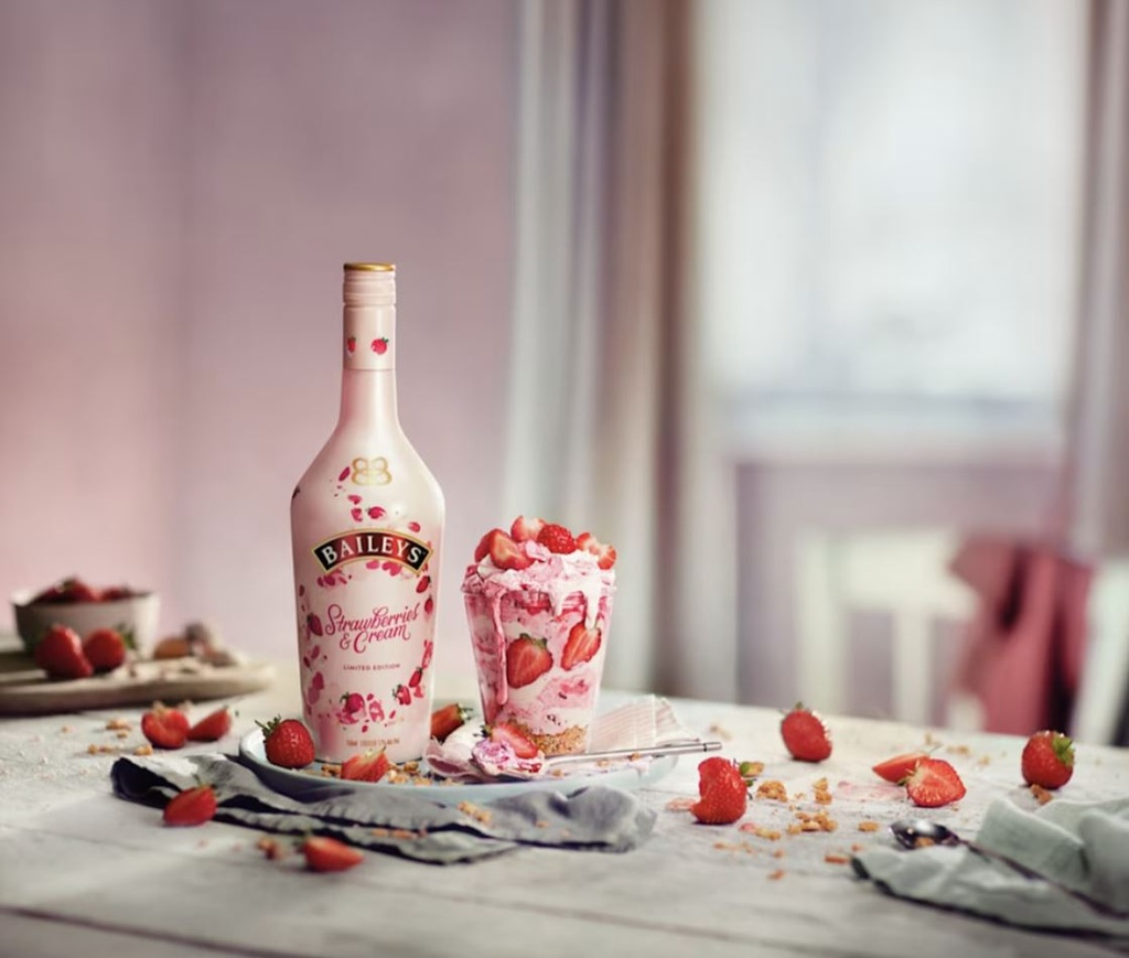 Baileys Strawberries And Cream Liqueur 70cl